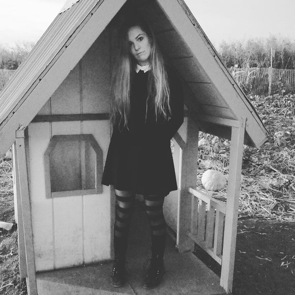 Meet Your Posher - Picture 4 of 8